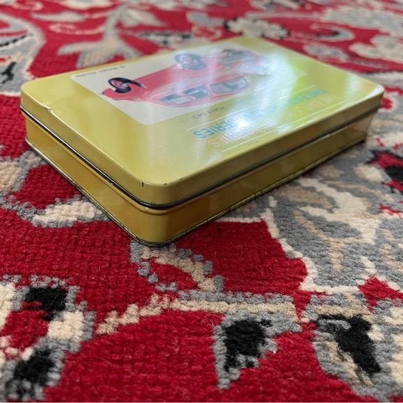 The Early Holden Series 2 Sets of Playing Cards with 5 Poker Dice - Picture 5 of 11